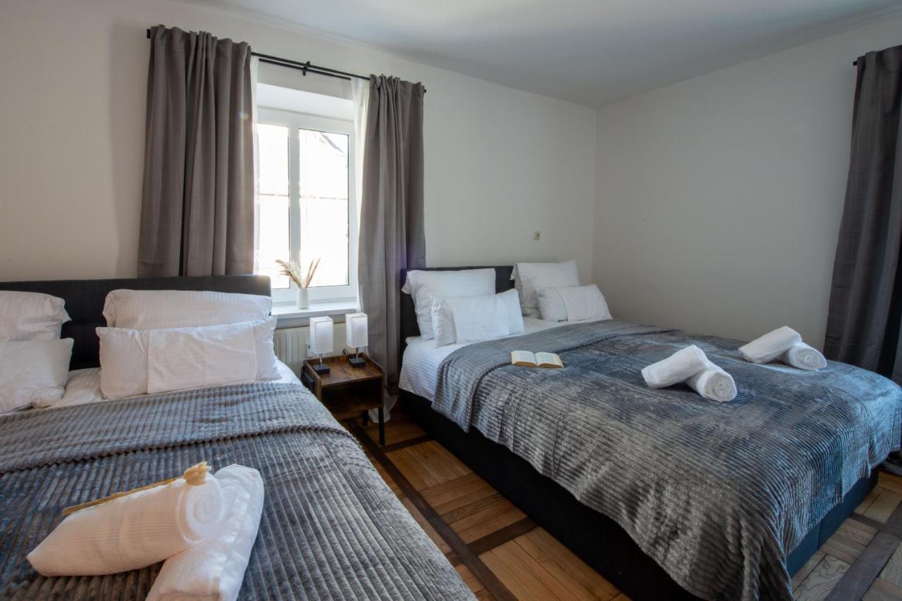 Bessa Homes 6 Personen 2 Schlafzimmer, 3 King Size, Betten, Balkon, Kueche Haag in Oberbayern Exterior photo